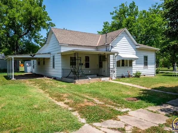 234 Holliday St, Osage City, KS 66523