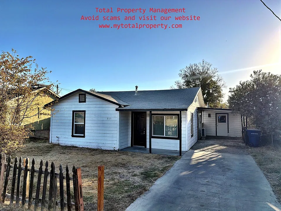 669 S 11 1/2 Ave