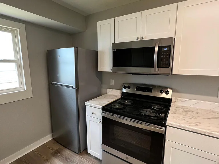 360 N 10th St — Photo 3