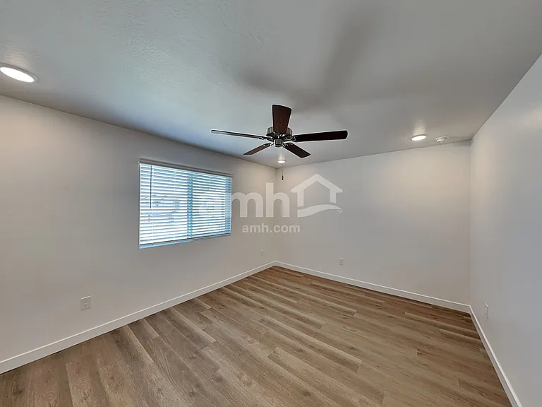 4415 S 97th Dr — Photo 9