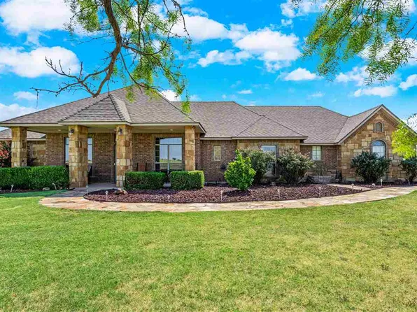 1548 SW Paint Rd, Cache, OK 73527