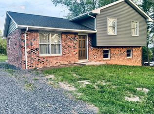 221 Hedrick Dr, Petersburg, WV 26847