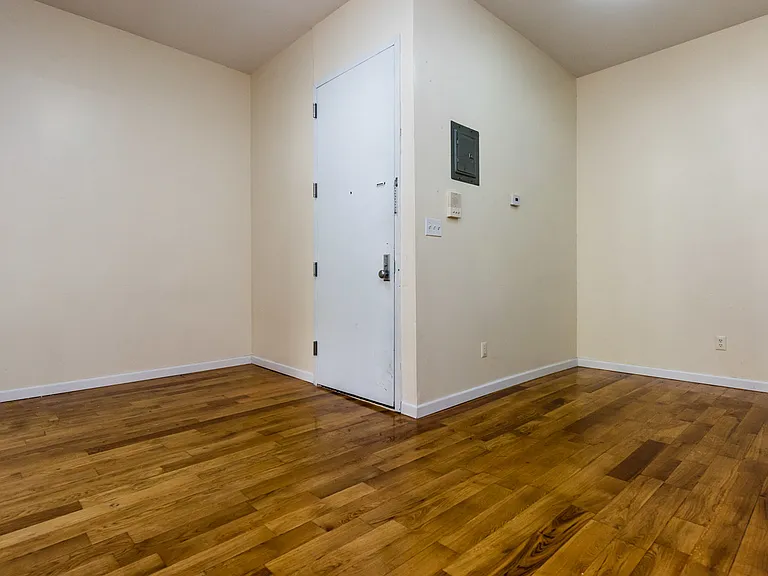 229 Jefferson St #2R — Photo 7