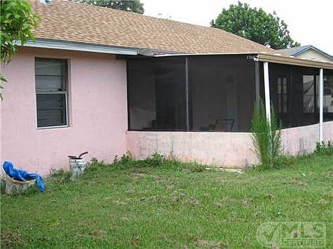 3rd image of 320 Lyman Pl