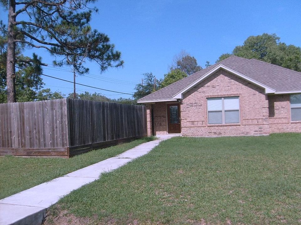 1st image of 4003 Avenue N 1/2