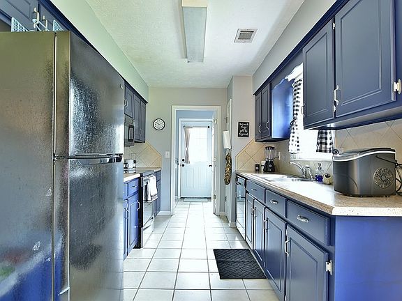 5th image of 950 Lee Road 207