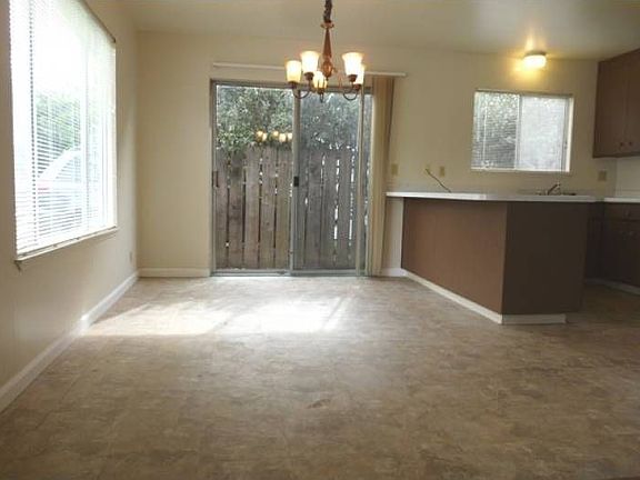 Dining area off kitchen