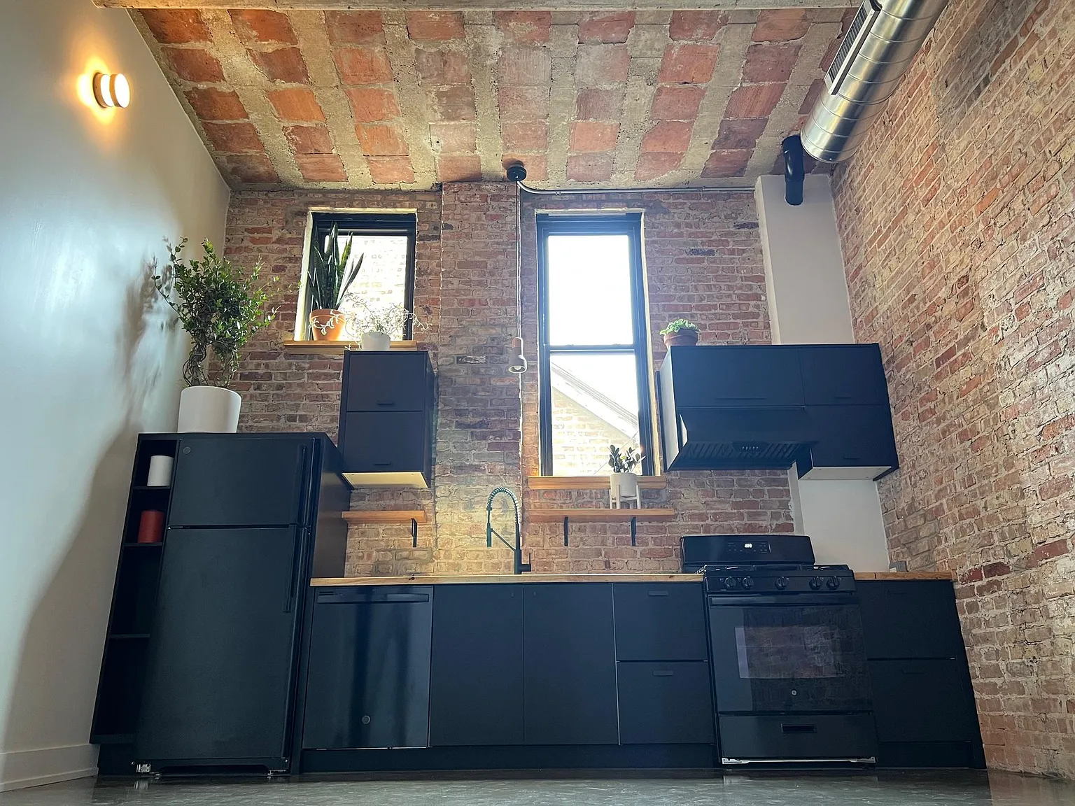 2 bed, $1,995 — Photo 2