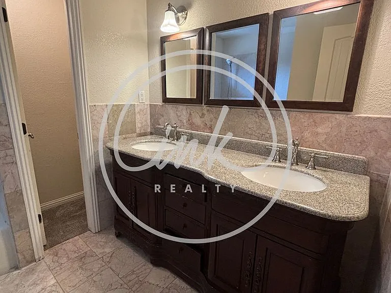 1038 Riverview Dr — Photo 9