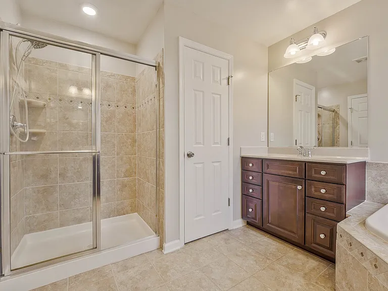 25218 Briargate Ter — Photo 26