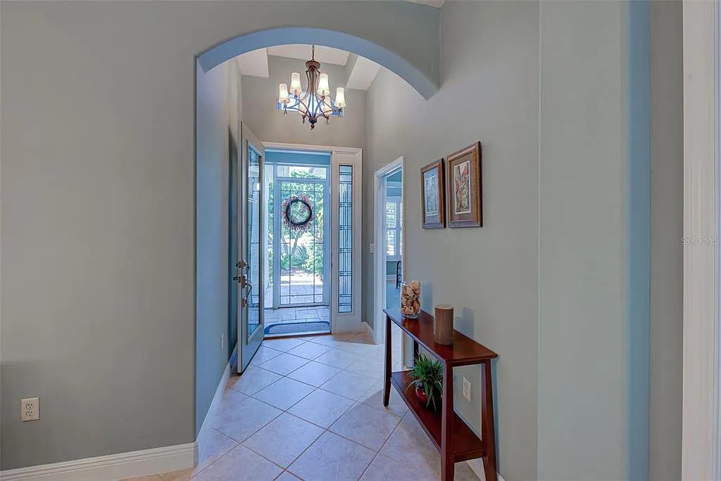 2 bed, 2.0 bath, 1820 sqft, $6,750 — Photo 4
