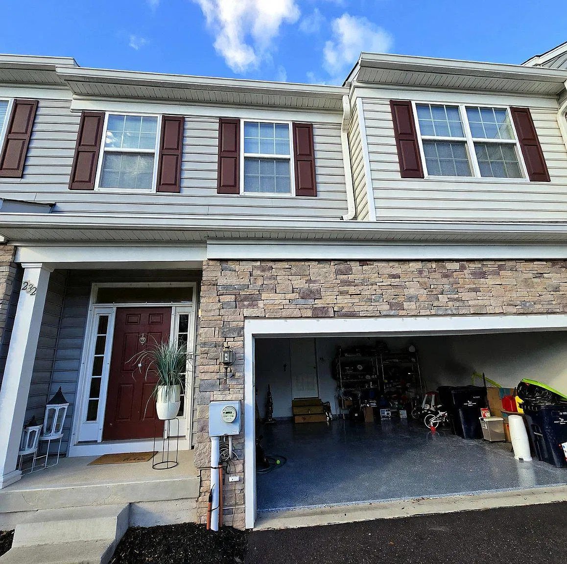 3 bed, 2.5 bath, 2228 sqft, $3,200 — Photo 1