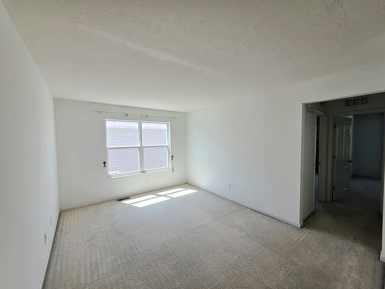 2393 Shadow Bend Dr — Photo 2