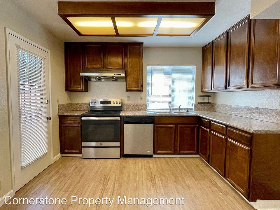 1st image of 3161 Teddington Dr