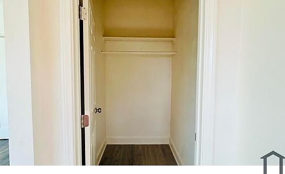 5th image of 4043 1/2 W 21st St