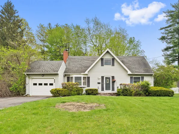 11 Seminole Circle, West Hartford, CT 06117