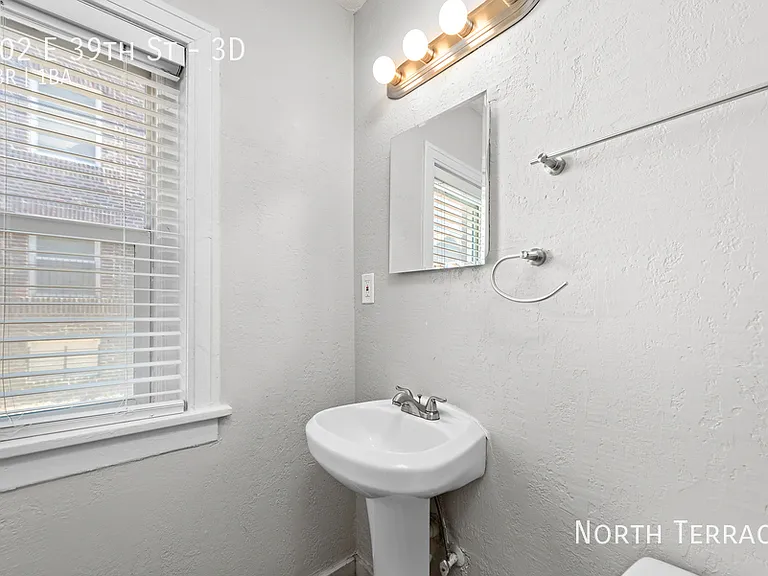 902 E 39th St — Photo 11