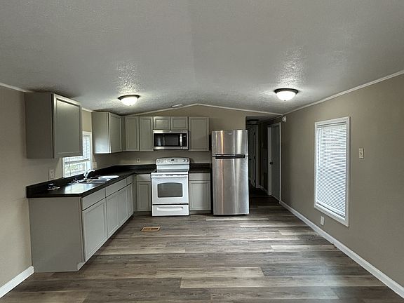 5th image of 202 Zackary St
