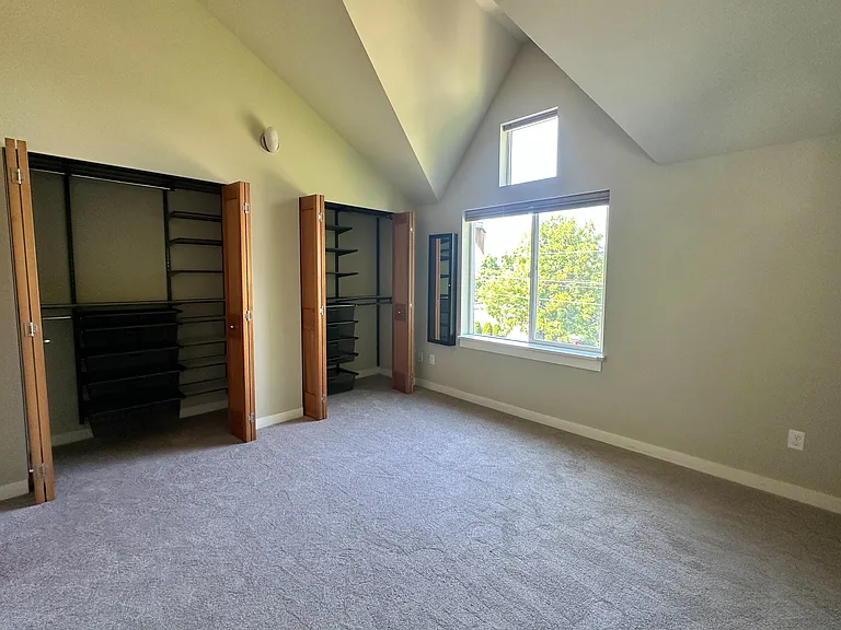 15 W Florentia St — Photo 12