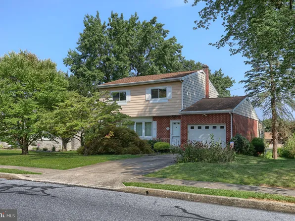 209 W Park Ave, Myerstown, PA 17067