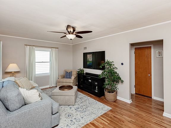 3rd image of 2635 49th St