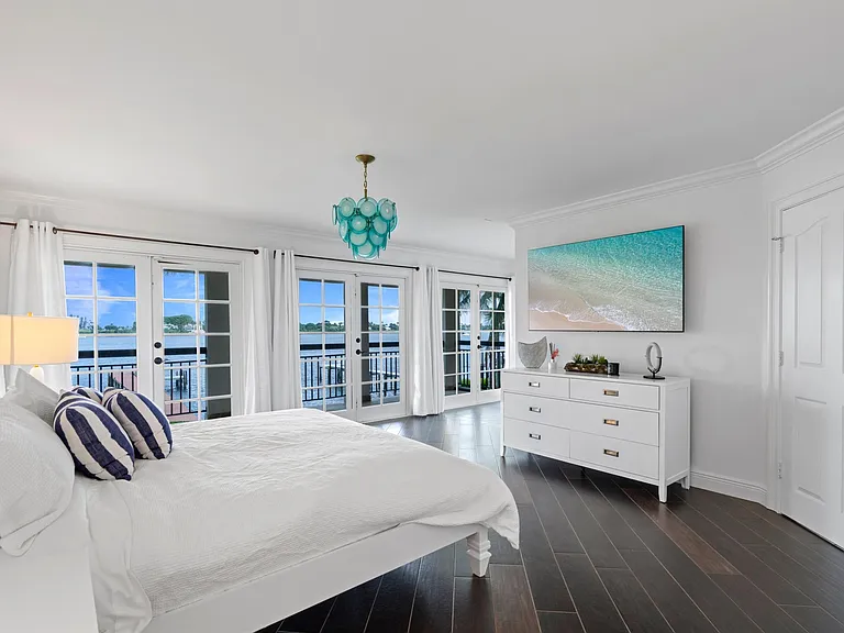 3304 N Flagler Dr — Photo 32