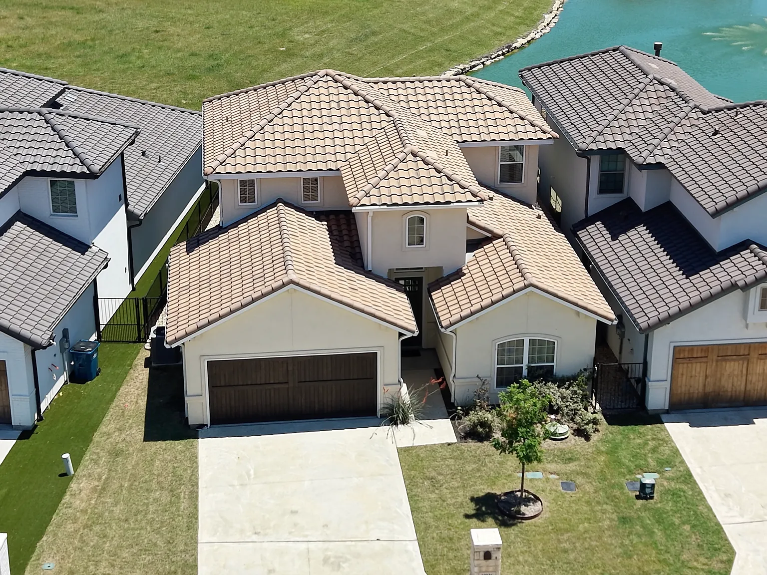 4 bed, 2404 sqft, $4,900 — Photo 3