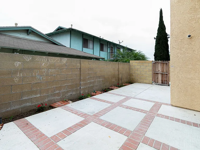 18412-18422 Patterson Lane — Photo 17