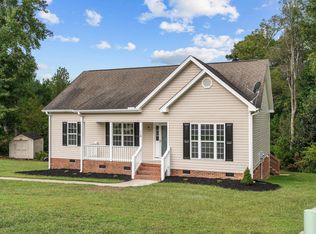 118 Lees Place Dr, Lillington, NC 27546