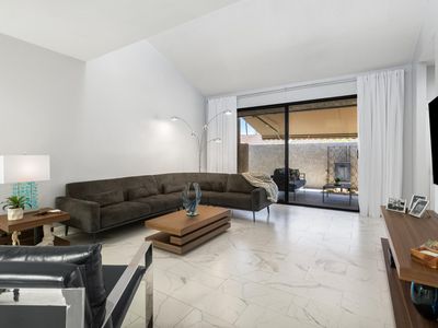 1465 E Amado Rd, Palm Springs, CA, 92262