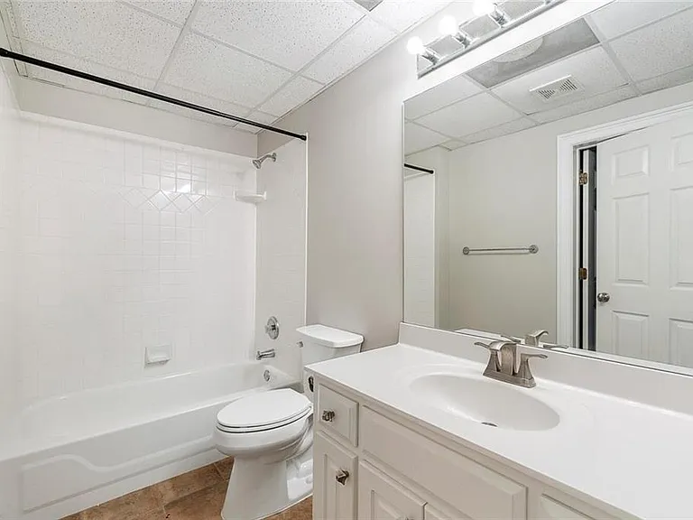 111 Planterra Way — Photo 33