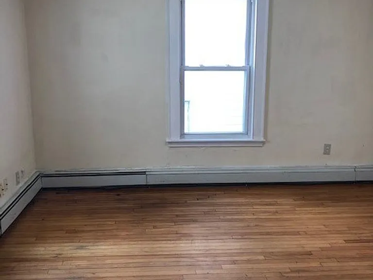 12 Gilman St — Photo 13