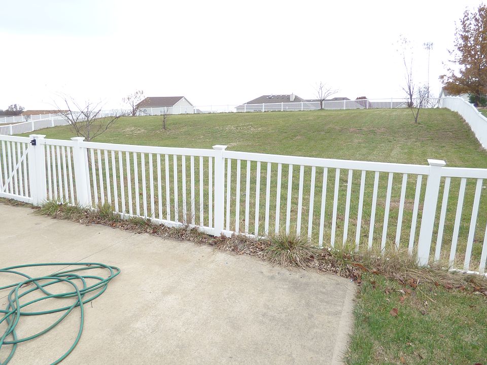 2nd image of 1403 Highland Park Ct