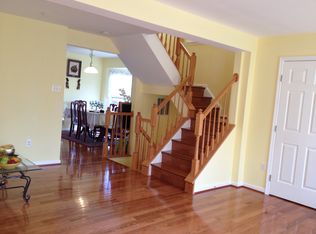16 Palmetto Ct, Germantown, MD 20874