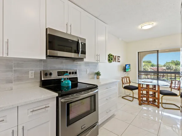 5380 Cedar Lake Drive #304, Boynton Beach, FL 33437