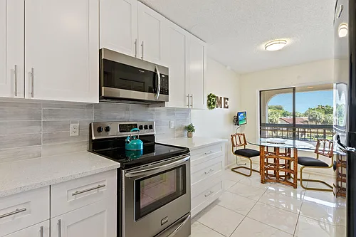 5380 Cedar Lake Dr #304 Photo 1