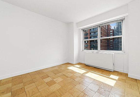 4th image of 1520 York Ave APT 6C