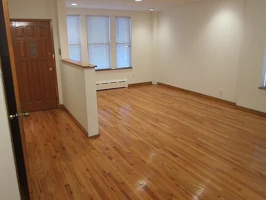 Rented by Realty 2000 Corp | media 43