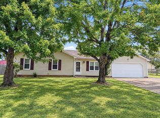 581 Foxfield Rd, Hopkinsville, KY 42240