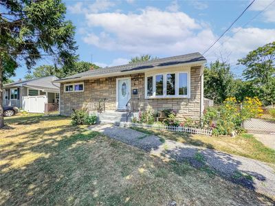 6 Benjoe Drive, Amityville, NY, 11701