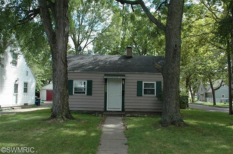 1st image of 1000 Johnston St SE