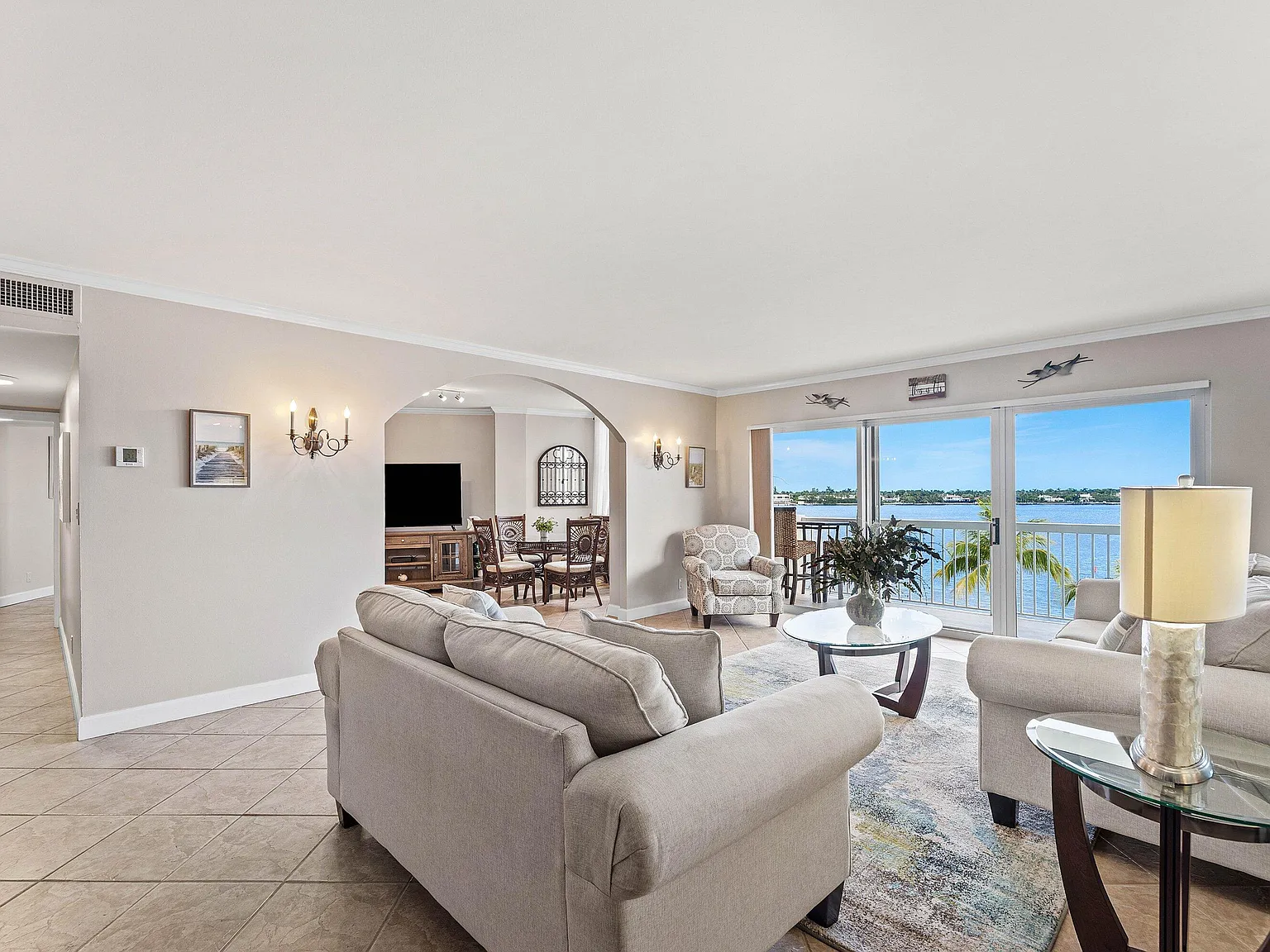 2 bed, 2.0 bath, 1133 sqft, $3,500 — Photo 3