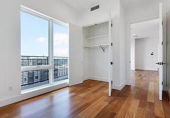 3rd image of 216 Green St #6