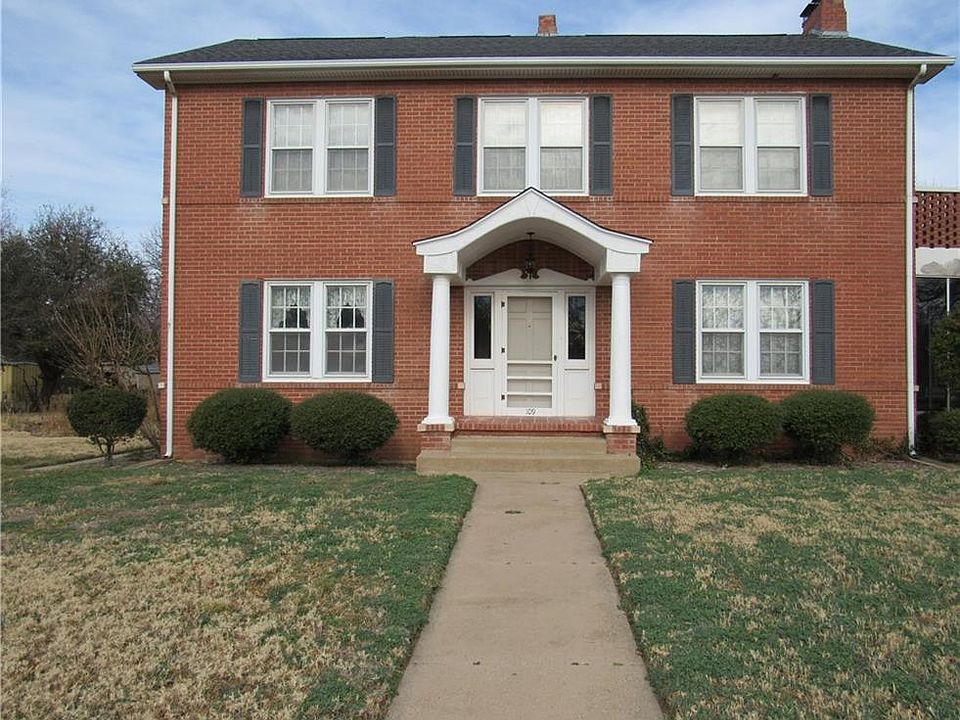 1st image of 109 E Pecan St