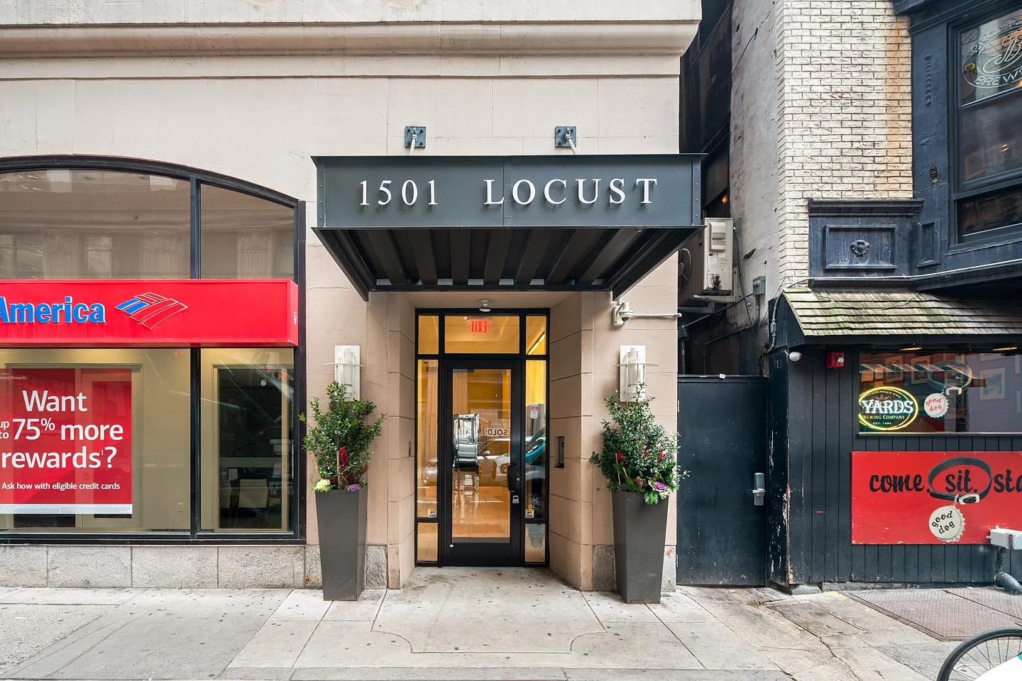 1501 Locust — Photo 2
