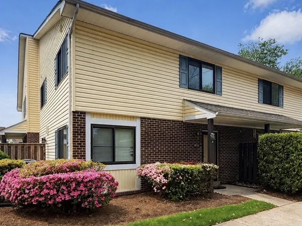 9017 Sandalwood Dr #B, Manassas, VA 20110