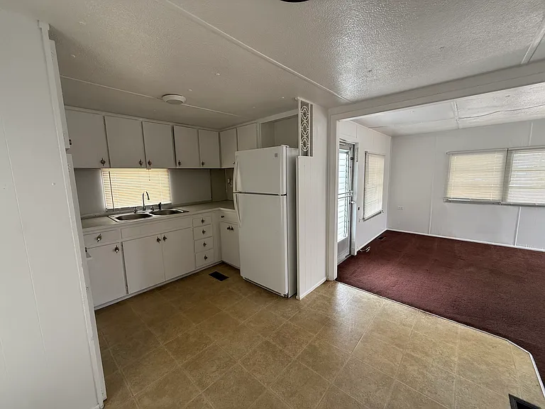 4851 W Gandy Blvd #29 — Photo 6