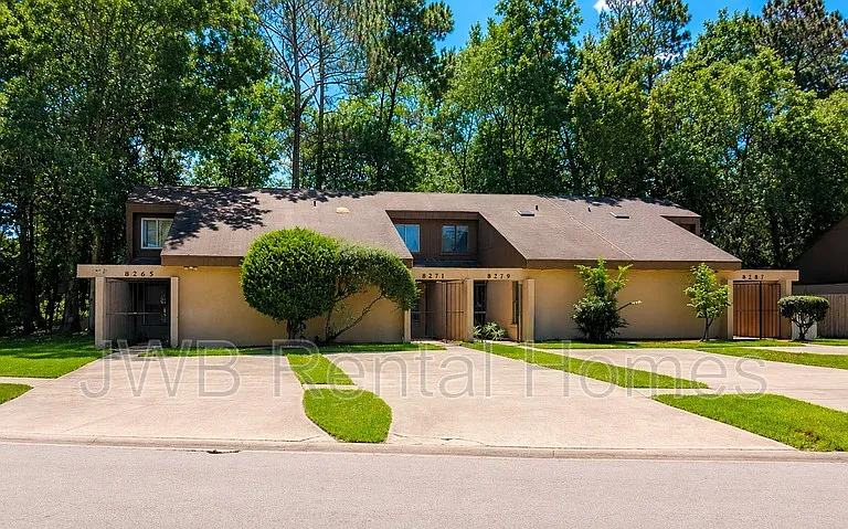 8271 Pineverde Ln — Photo 12