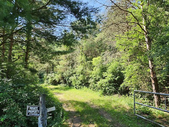 2nd image of 2867 E Hawley Rd