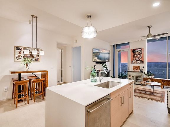 5th image of 301 West Ave #2608